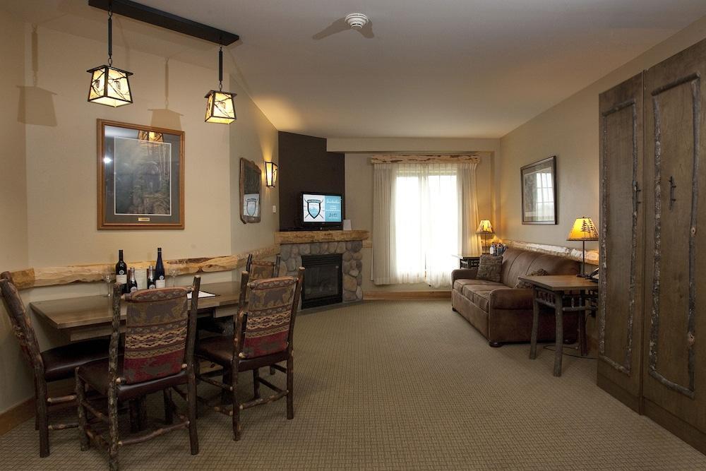 Hope Lake Lodge&Indoor Waterpark Cortland Buitenkant foto