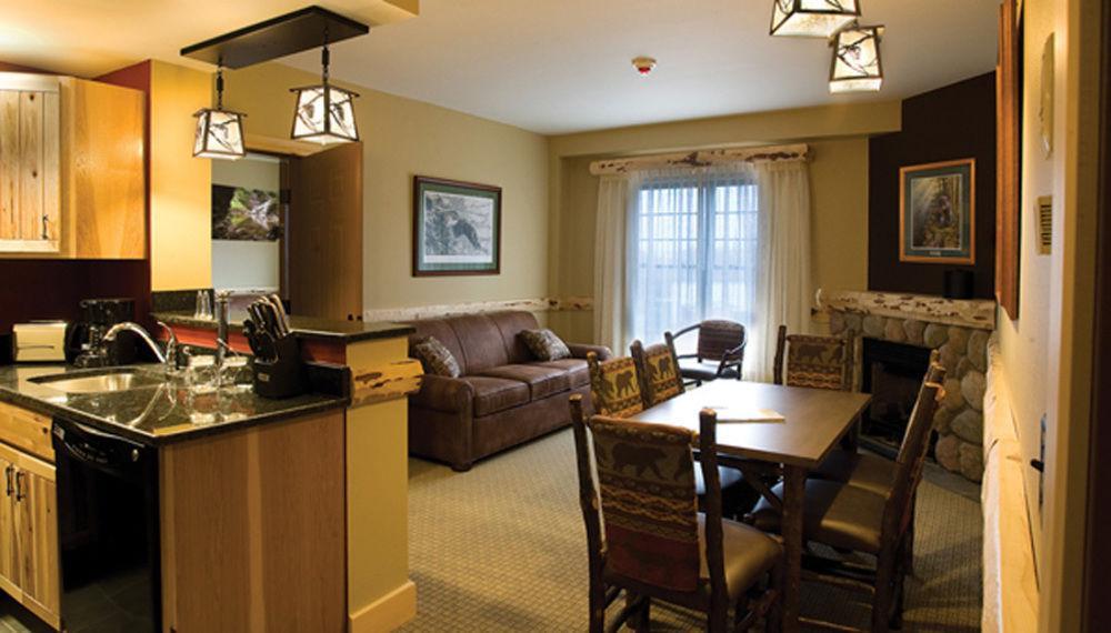 Hope Lake Lodge&Indoor Waterpark Cortland Buitenkant foto
