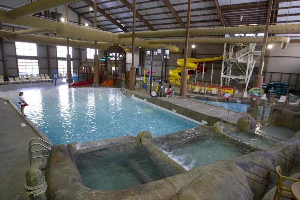 Hope Lake Lodge&Indoor Waterpark Cortland Buitenkant foto