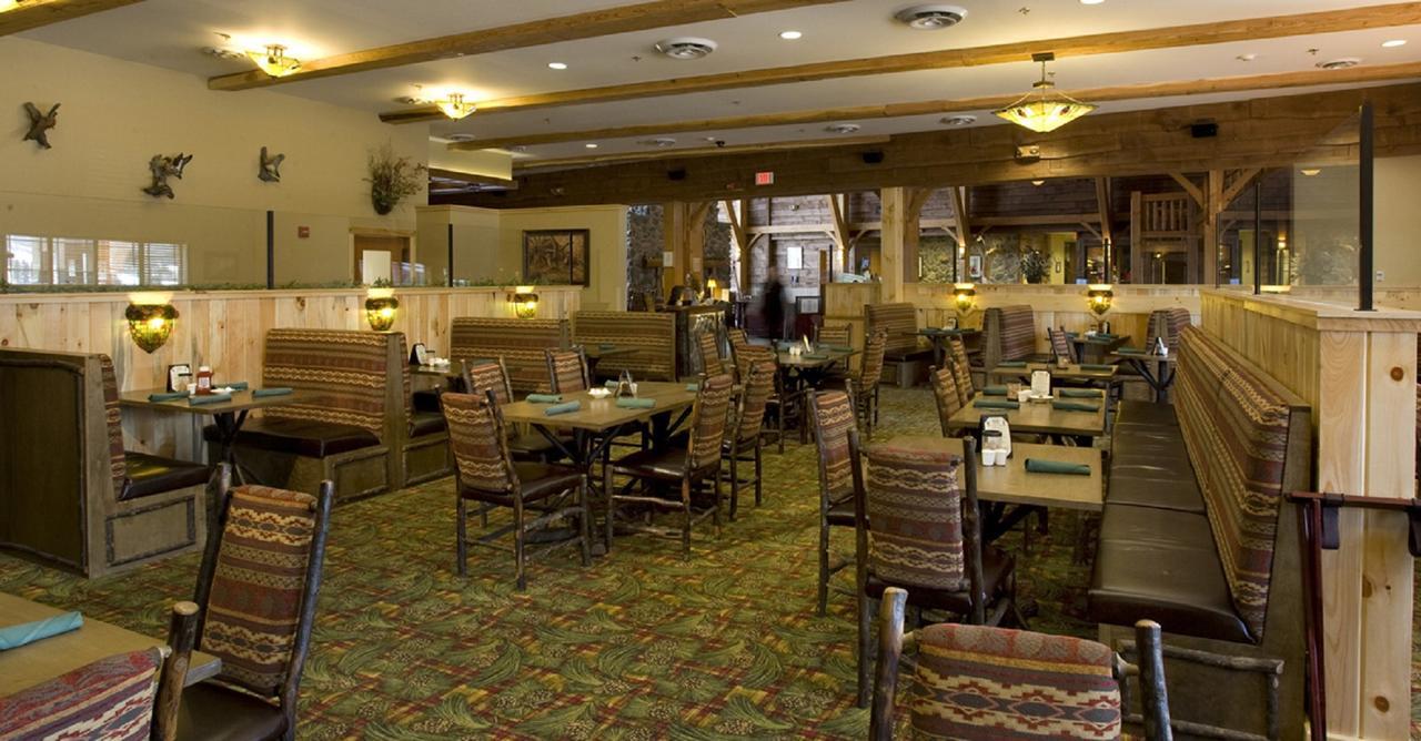 Hope Lake Lodge&Indoor Waterpark Cortland Buitenkant foto