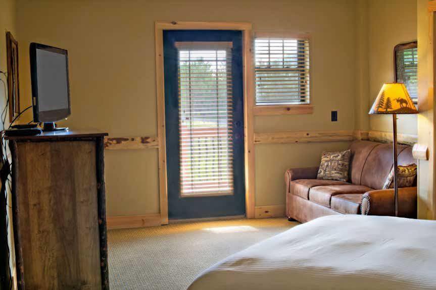 Hope Lake Lodge&Indoor Waterpark Cortland Buitenkant foto