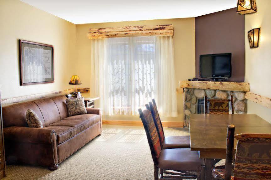 Hope Lake Lodge&Indoor Waterpark Cortland Buitenkant foto