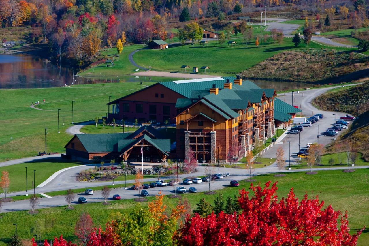 Hope Lake Lodge&Indoor Waterpark Cortland Buitenkant foto